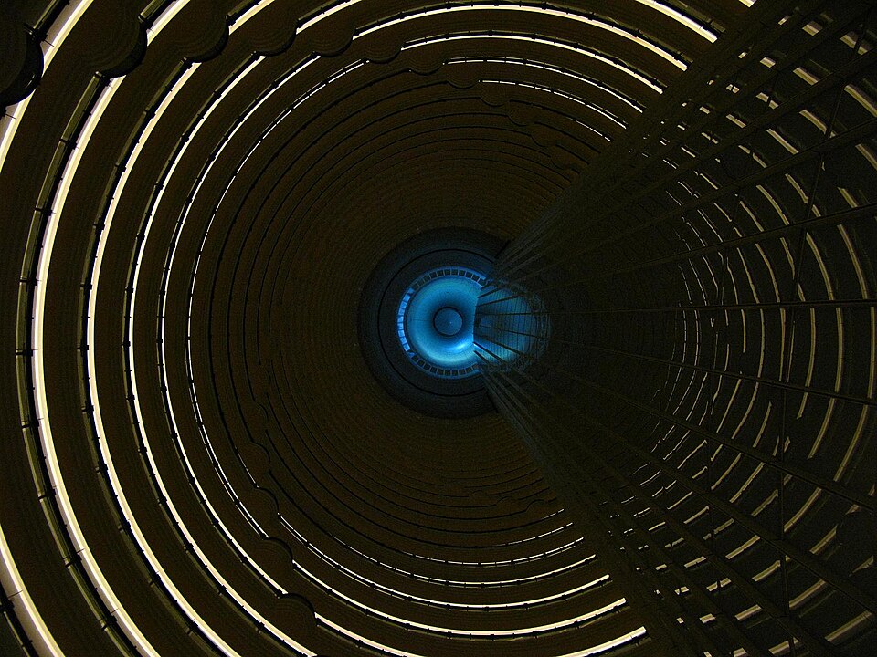 Trump na investicijskem forumu ZDA in Savdske Arabije napovedal za 270 milijard dolarjev sporazumov; Nvidia beleži rekordne prihodke zaradi umetne inteligence